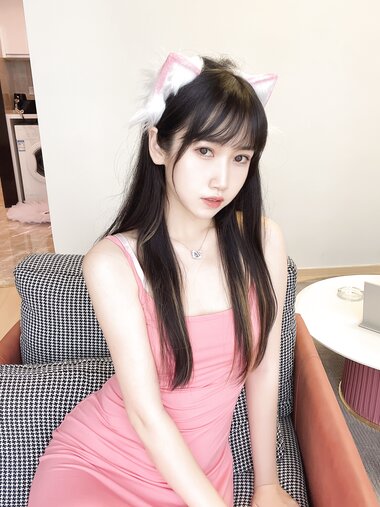 [Cosplay] 不呆猫 浴室粉色激凸人妻 [39P1V-420MB]