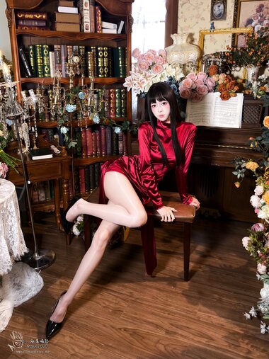 [Cosplay] 麻薯好吃 - 酒红礼赞