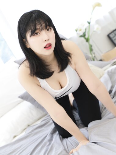 [ROGLE] Song Hana (송하나) - Leggings
