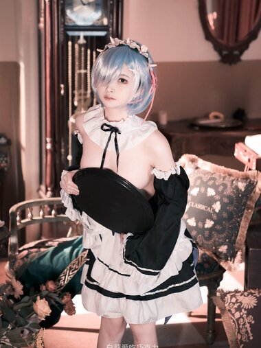 [COSPLAY] 白莉爱吃巧克力 – 蕾姆兔女仆 [49P-251MB]