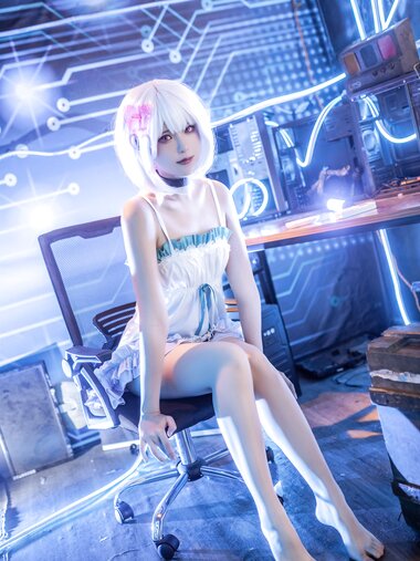 [COSPLAY] Quan冉有点饿 珀尔诺