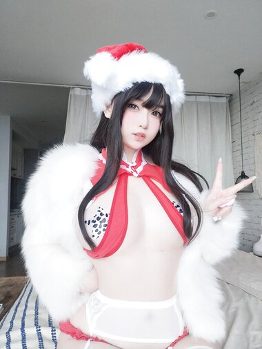 [COSPLAY] 女主K - 圣诞特辑 [70P-477.55MB]