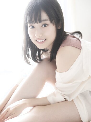 ヤンマガWeb 2020.11.18 井本彩花、グラから見るか？エモから見るか？【有料分グラ】 P.01-16