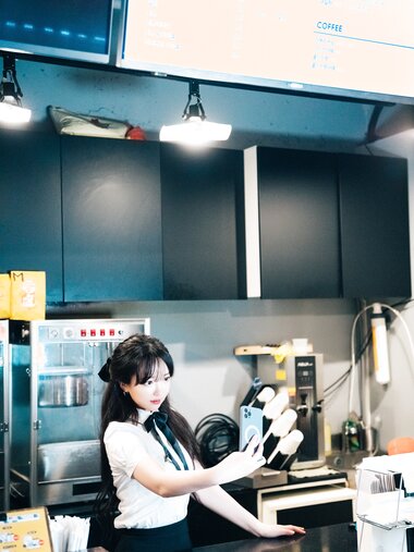 [Loozy] Son Ye-Eun (손예은) - Ticket Girl