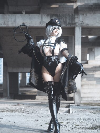 [COSPLAY] 云溪溪 奶桃 2B警服