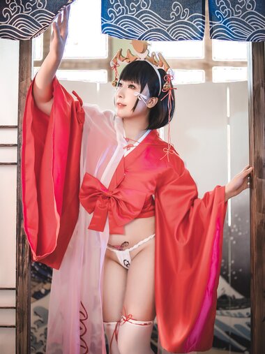 [COSPLAY] 小容仔咕咕咕 黑兽巫女辉夜