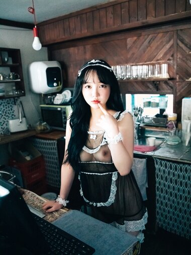 [Loozy] Son Ye-Eun (손예은) - Fetish Cafe