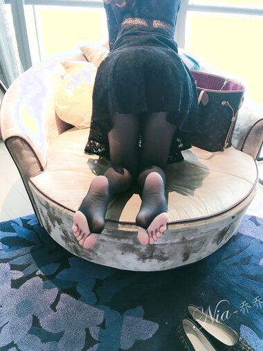 [COSPLAY] 安乔乔儿 Nia乔乔 NO.023 出差刚到酒店呀
