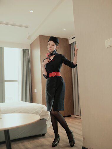 [COSPLAY] 年年 – 空姐酒店篇 [42P-392MB]