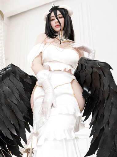 [COSPLAY]  Alina Becker Albedo