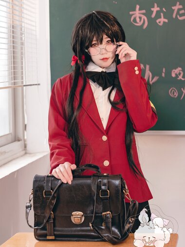 [COSPLAY] 咬一口兔娘 风纪委员大凤