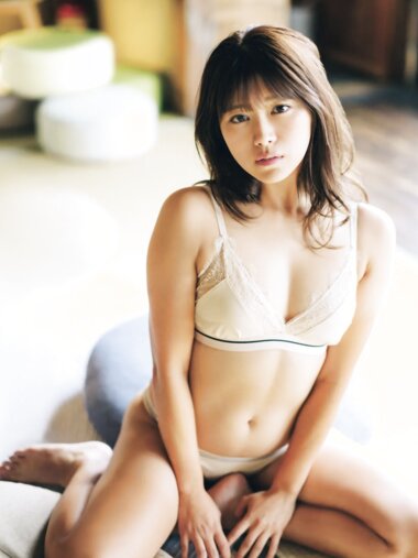 [FRIDAY] 2023.02.14 山内鈴蘭 艷やかに咲く