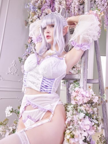 [COSPLAY]  Hologana Emilia Lingerie