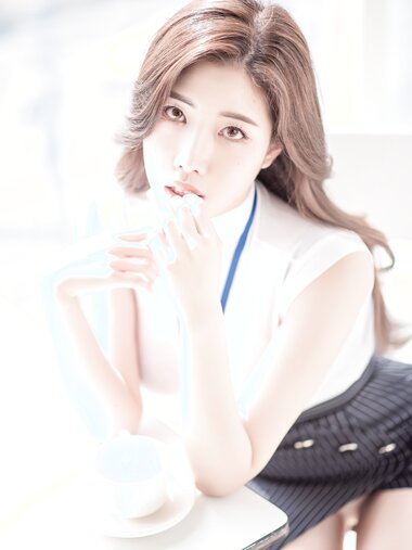 Yebin (전예빈) - Office Look