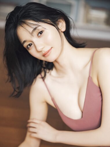[FRIDAY] 2023.05.10 熊澤風花 可憐な白肌