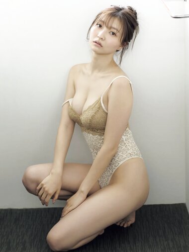 [FRIDAY] 2021.07.01 橋本萌花 日本一セクシーな社長令嬢