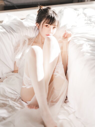 [Cosplay] Cherry Neko 桜桃喵 – 白纱糖