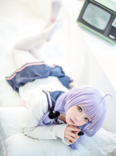 [Cosplay] 王胖胖u – 独角兽制服 [18P-288MB]