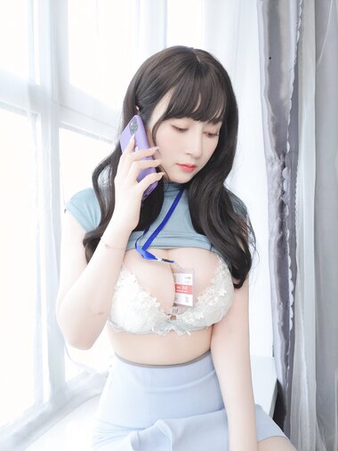 [Fantia] 白银81 — 巨乳の後輩 [183P7V-1G]
