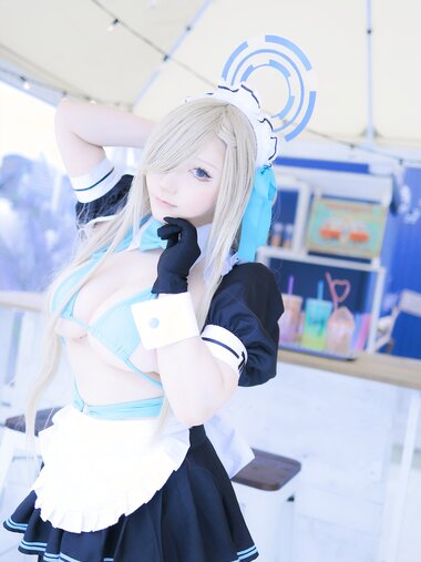 [Cosplay][Shooting Star’s] SAKU サク - Love Chu (Blue Archive)