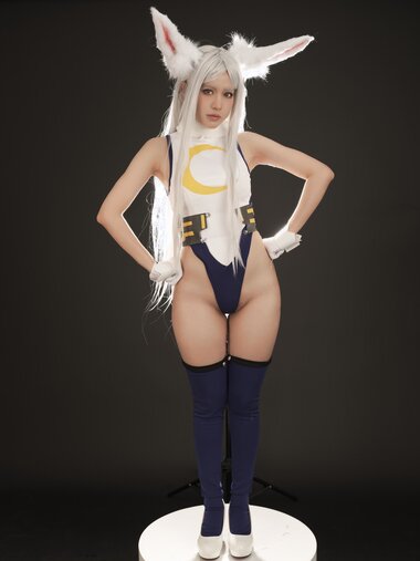 [Cosplay] PingPing 平平 - Rumi Usagiyama aka Mirko 兎うさぎ山やまルミ (My Hero Academia)