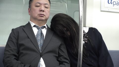 DANDY-813 [4K] This Devilish JK Is Privately Offering Myself A Handjob By Concealing The Woman Arms Inside The Woman Sleeves, And Making...