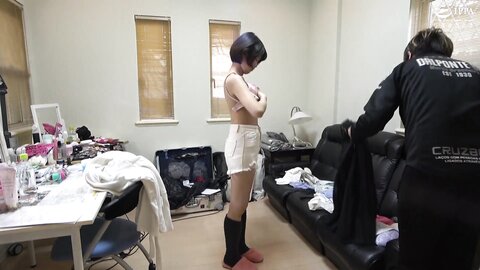 FOCS-072 A young woman first with a brand new quantity of experienced folks -the time whenever a boxed girl wakes up to...