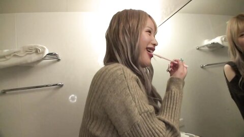 598HMT-004 [Defeat the blond yariman white girl!] Splash -based JD that blows the wave each time you get and...
