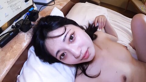 FC2PPV-3231496【3P做爱・口爆吞精】永夜铃-美女革命