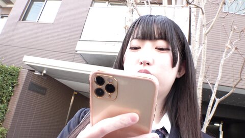 HRSM-113 [4K] I Got The Unresponsive Daddy's Maggot Daughter, Who Was Left Fiddling With Her Phone, To Be Honest...