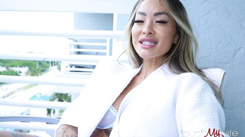 Horny Hotwife Begs To Let Stranger Creampie Her In Hotel Room
