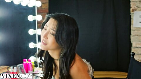 Gorgeous Model Emiri Is Insatiable For Cock