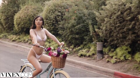 Gorgeous Petite Elle Has Earth Shattering Orgasm