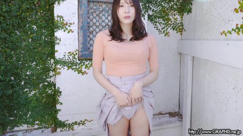 Graphis First Gravure – Yuuka Niizuma 新妻ゆうか Clip 1