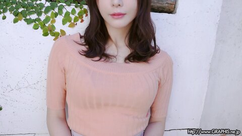 Graphis First Gravure – Yuuka Niizuma 新妻ゆうか Clip 1