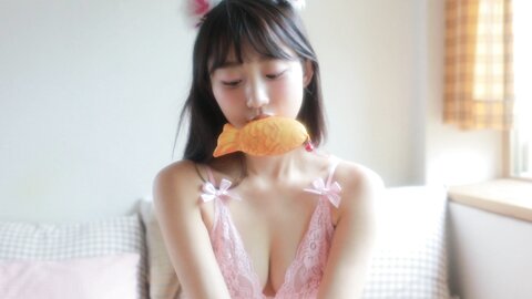 Eunji seduces you in bed