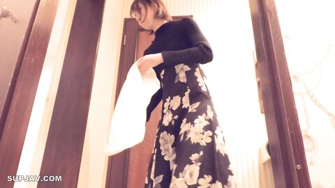 4773602 Exclusive[個撮・車内フェラ&セックス]**pzzyxqx*z* [中出し×2ハメ]<長○まさみ激似!パイパン美人妻>