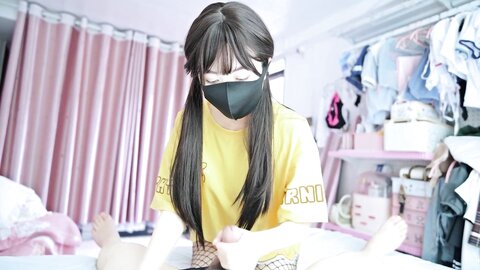 The Female Delivery Person Repays Fuck An Asian Delivery Girl With Her