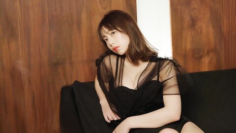 FRIDAY GOLD Hina Kikuchi 菊地姫奈 - The Absolute Ace Has Arrived 絶対エース降臨！