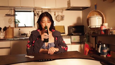 FRIDAY GOLD Koharu Kuroe 黒江こはる - The Story Of The Last Summer Of My Teenage Years 10代最後の夏物語