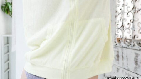 Graphis First Gravure – Asuka Furuya 降矢あすか Clip 5