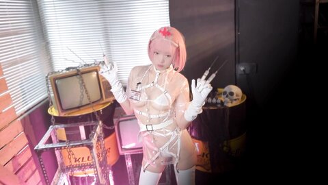 [Cosplay] 柒柒要乖哦 夜勤nursey [100P1V-1.81G]