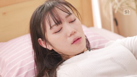 SONE-979 The Pretty And Innocent College Girl Whom We Pass In The Hallway Of Our Apartment Every Day Is A...