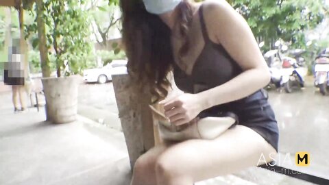 Trailer Picking Up On The Street Asceticism Booby Wife Li Run Xi