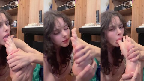 Cute Girl Sucks Her Own Toes