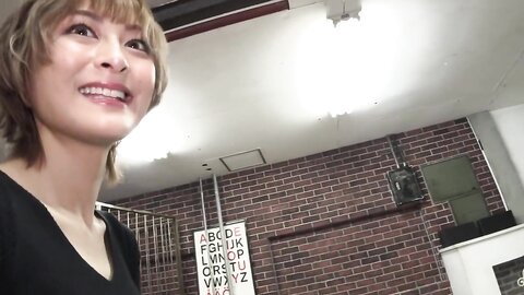 Active And Proactive Woman  Ogura Ami