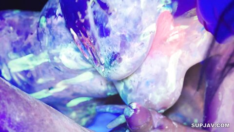 4800803 50% OFF!!![Half price until 12\04!] **p**zsnsoqz White slender beautiful big tits glow with fluorescent body paint! She shakes her beautiful ass in the dark and climaxes repeatedly in a cowgirl positi