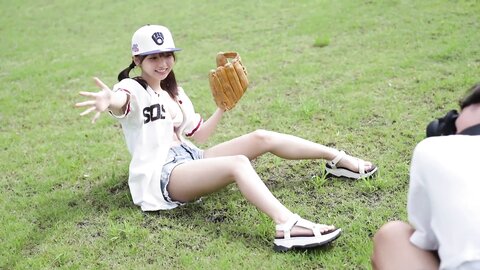 +付録DVD Runa Ichinose 一ノ瀬瑠菜 – Special Bonus DVD Weekly Playboy 2024-12-09 No.50