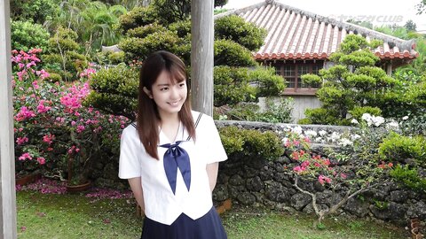 【堀口真帆】ヤンマガ激推しの超絶美少女が待望の初ソロ表紙⁉️ 人生初の宮古島で可愛さも倍増ーー♪