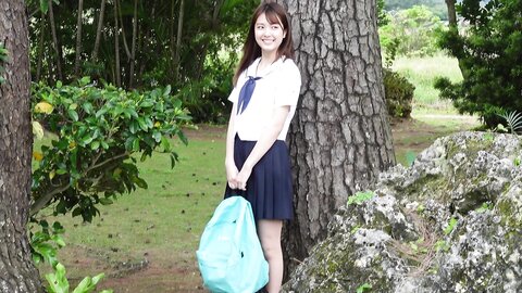 【堀口真帆】ヤンマガ激推しの超絶美少女が待望の初ソロ表紙⁉️ 人生初の宮古島で可愛さも倍増ーー♪